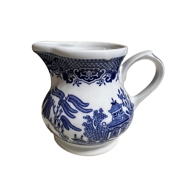VTG Blue Willow Coffee Creamer Made in England - Picture 3 of 6